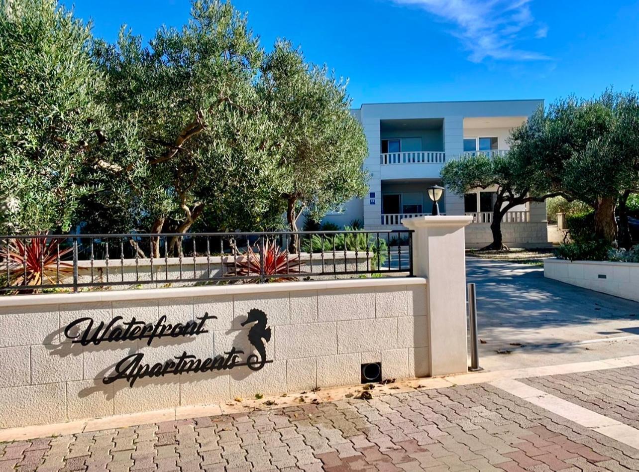 Waterfront Apartments - Tucepi Bagian luar foto